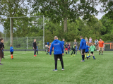 Laatste training S.K.N.W.K. JO7-1 (partijtje tegen de ouders) van maandag 27 mei 2024 (8/180)